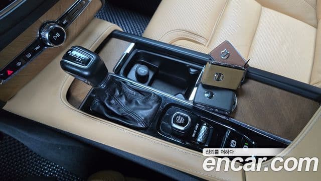 Volvo XC90 2세대 D5 Inscription, 2018 17