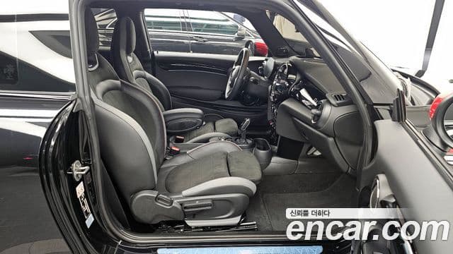 Mini Cooper S 3세대, 2023 11