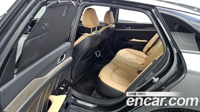 Kia K5 3세대 Signature, 2023 11