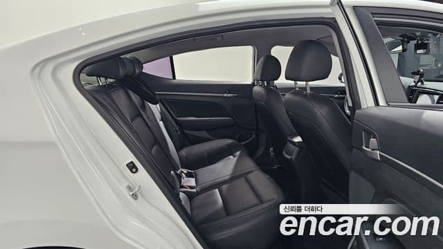 Hyundai Avante AD 1.6 GDI Value Plus, 2017 12