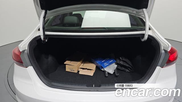 Hyundai Avante AD 1.6 GDI Value Plus, 2017 20