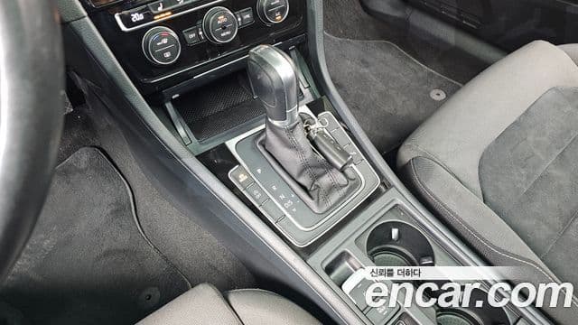 Volkswagen Гольф 7세대, 2015 9