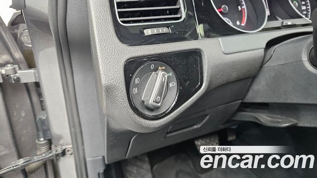 Volkswagen Гольф 7세대, 2015 15