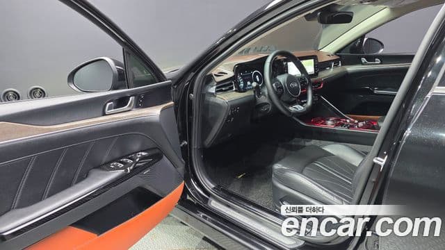 Kia K5 3세대 Signature, 2021 10