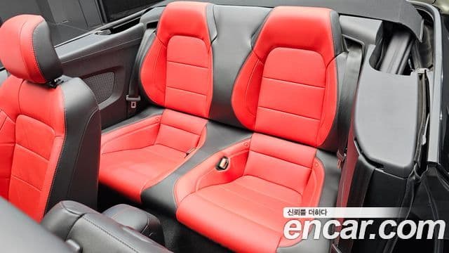 Ford Mustang кабриолет, 2023 12