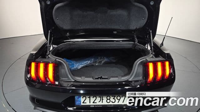 Ford Mustang кабриолет, 2023 19