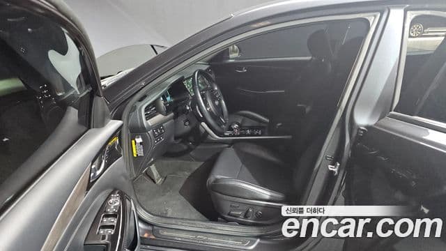 Kia K7 Premier гибрид Signature, 2020 10