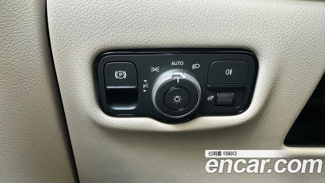 Mercedes-Benz V-класс W447, 2025 13