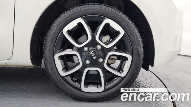 Kia The / новый New Ray Signature, 2021 все фото