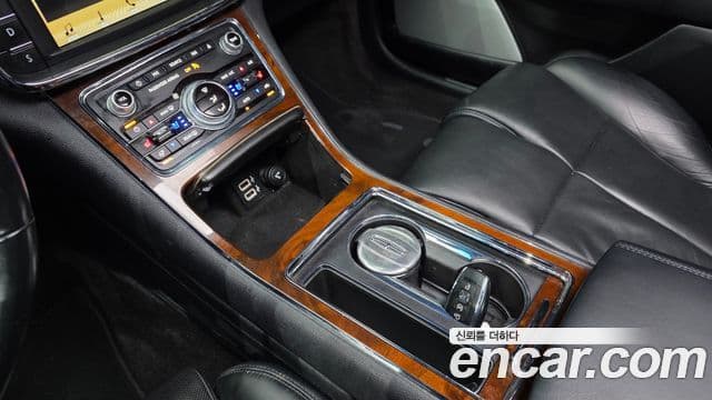 Lincoln Continental 10세대, 2017 16