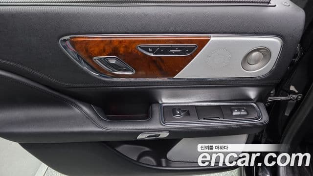 Lincoln Continental 10세대, 2017 17