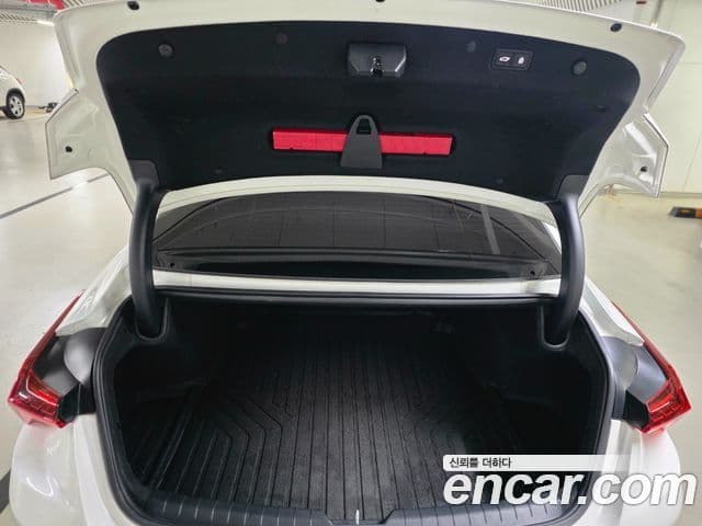 Kia K8 гибрид Signature, 2023 18