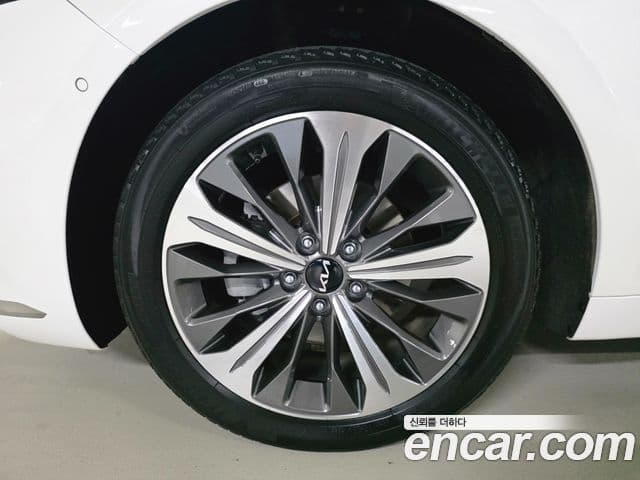 Kia K8 гибрид Signature, 2023 20