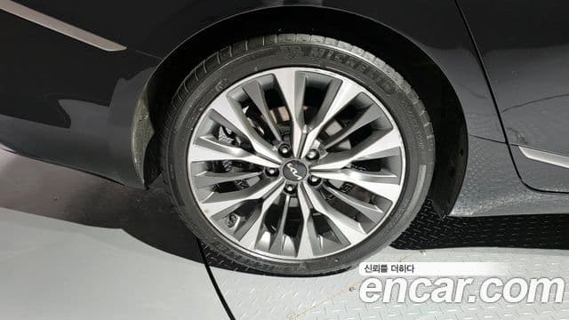 Kia K8 Signature, 2022 10