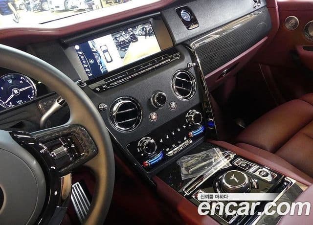 Rolls-Royce Cullinan 6.7 V12 чёрный эмблема, badge, 2023 12