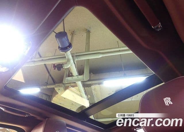 Rolls-Royce Cullinan 6.7 V12 чёрный эмблема, badge, 2023 17