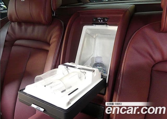 Rolls-Royce Cullinan 6.7 V12 чёрный эмблема, badge, 2023 18