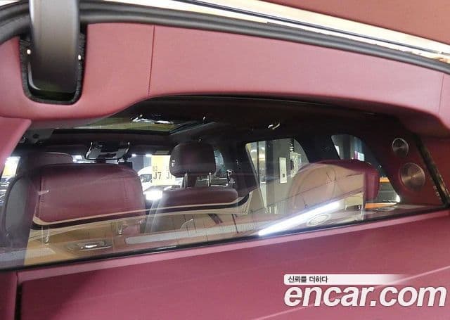 Rolls-Royce Cullinan 6.7 V12 чёрный эмблема, badge, 2023 19