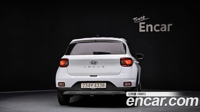 Hyundai Venue Premium, 2023 4