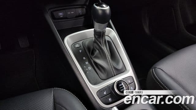 Hyundai Venue Premium, 2023 9