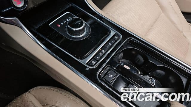 Jaguar XF (X260) 20d Prestige AWD, 2019 9