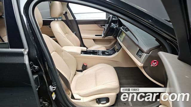 Jaguar XF (X260) 20d Prestige AWD, 2019 10