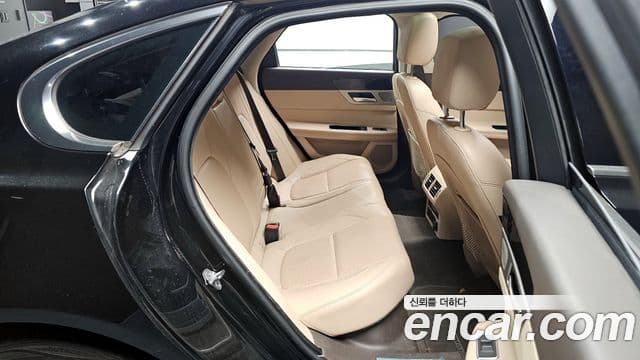 Jaguar XF (X260) 20d Prestige AWD, 2019 11