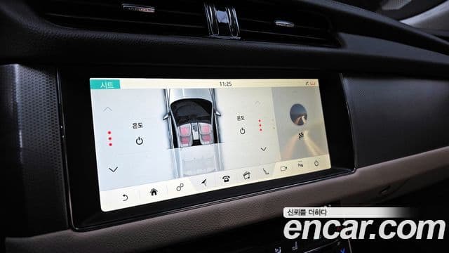 Jaguar XF (X260) 20d Prestige AWD, 2019 16