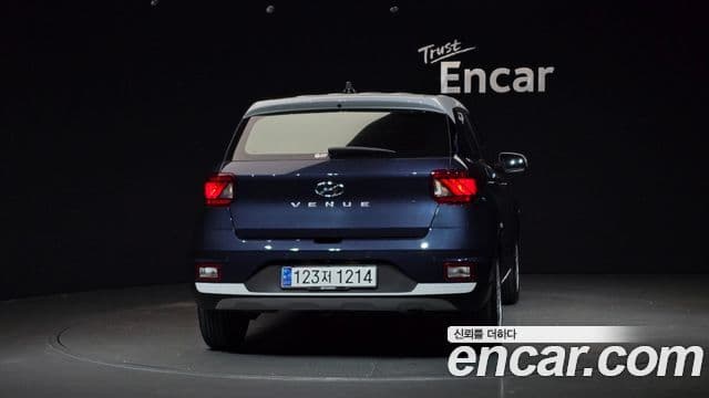 Hyundai Venue Premium, 2023 4