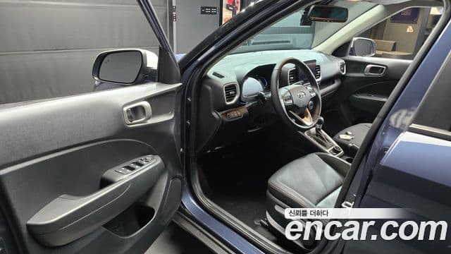 Hyundai Venue Premium, 2023 11