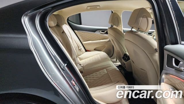 Genesis G70 Elite, 2019 12