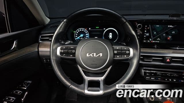 Kia K5 гибрид 3세대 Noblesse, 2023 14