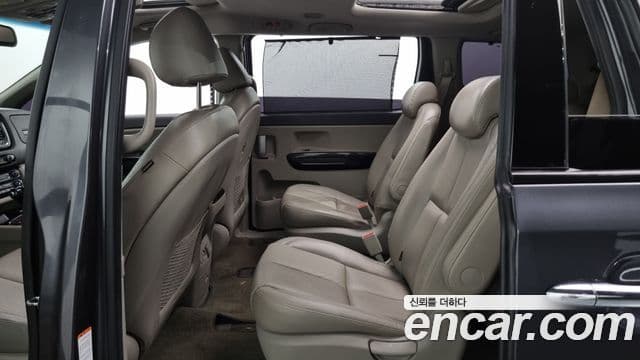 Kia All New Carnival Noblesse, 2016 11