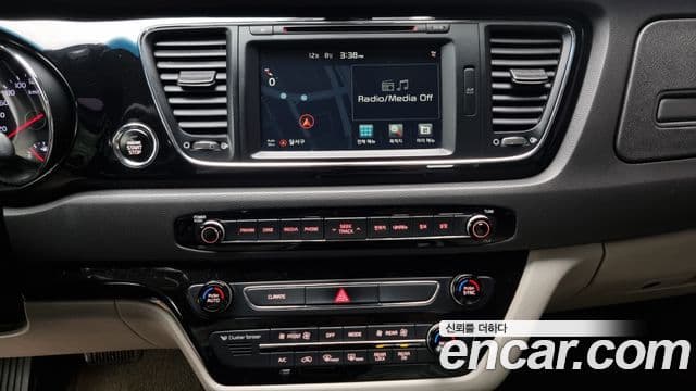 Kia All New Carnival Noblesse, 2016 13