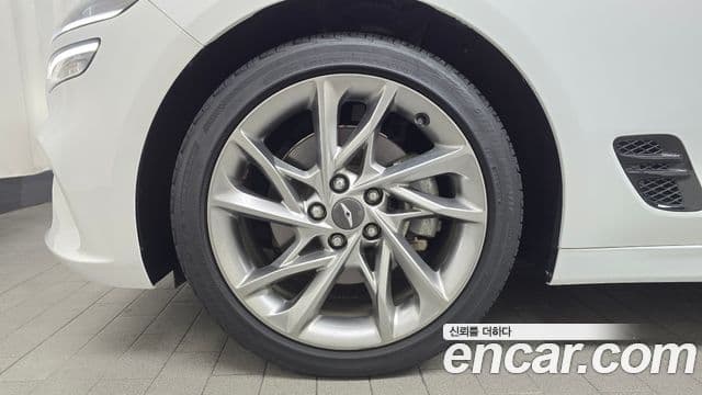 Genesis The / новый New G70, 2022 все фото