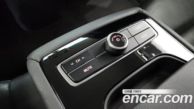 Kia All New K7 3.0 LPI Prestige (арендный автомобиль), 2016 19