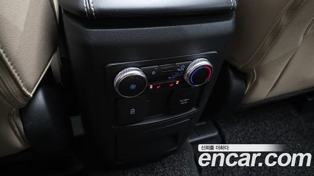 Ford Explorer 6세대 2.3 Limited 4WD, 2023 18