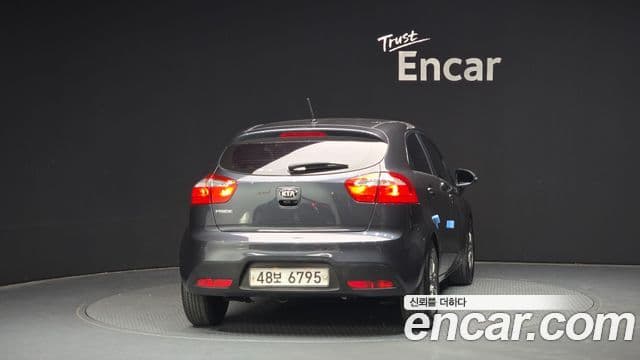 Kia All New Pride Luxury, 2014 4