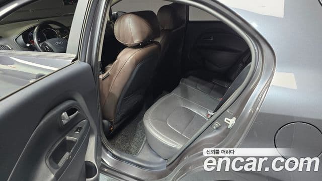 Kia All New Pride Luxury, 2014 11