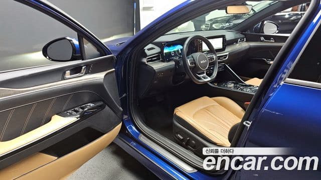 Kia K5 3세대 Signature, 2022 10
