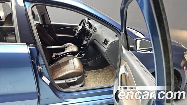 Volkswagen 폴로 5세대, 2015 12