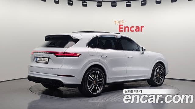 Porsche Cayenne (PO536) 4.0 турбо, 2020 2