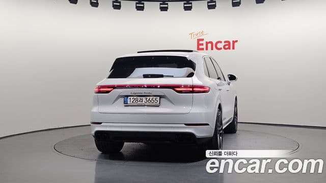 Porsche Cayenne (PO536) 4.0 турбо, 2020 4