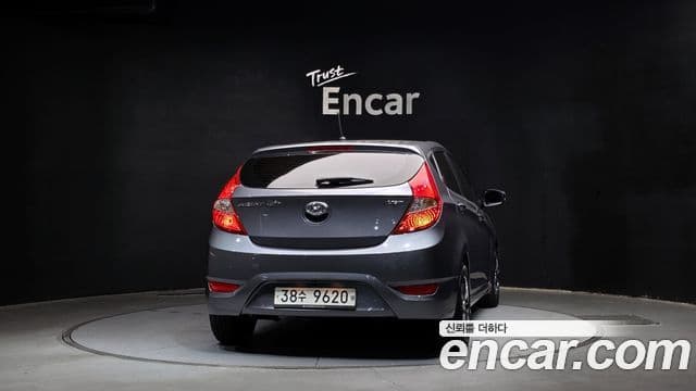 Hyundai Accent(новый кузов / новое поколение) Modern, 2015 4