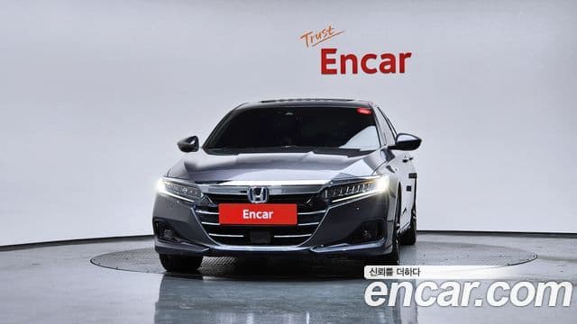 Honda Accord 10세대 2.0 гибрид Туринг (Touring), 2021 3
