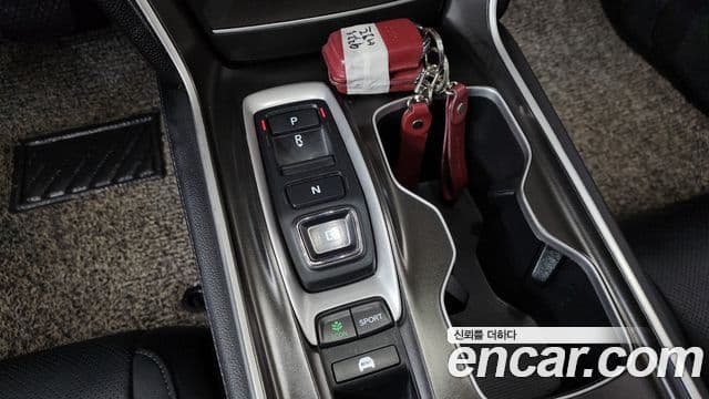 Honda Accord 10세대 2.0 гибрид Туринг (Touring), 2021 9