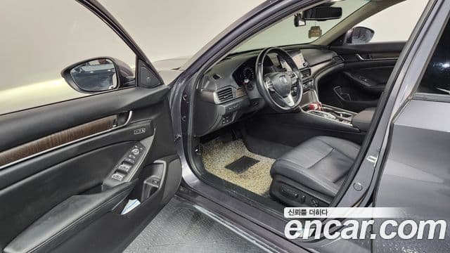Honda Accord 10세대 2.0 гибрид Туринг (Touring), 2021 10