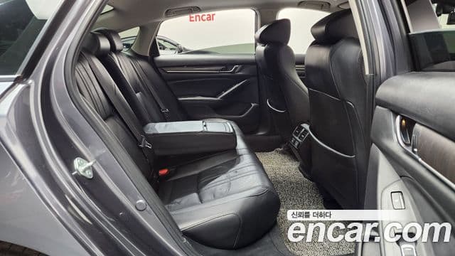 Honda Accord 10세대 2.0 гибрид Туринг (Touring), 2021 12
