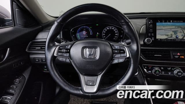 Honda Accord 10세대 2.0 гибрид Туринг (Touring), 2021 13