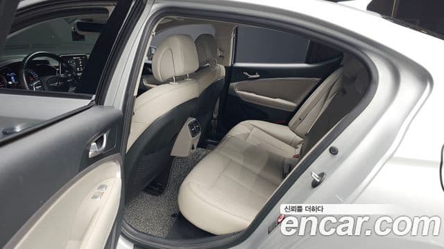 Genesis G70 Advanced, 2018 11